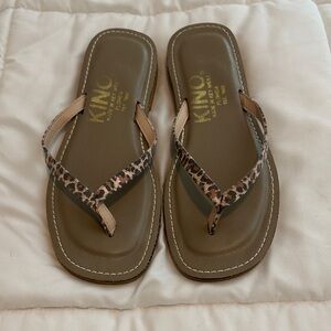 Kino Women's Leopard Print Sandals